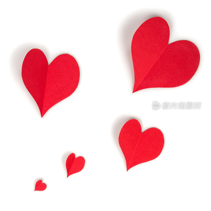 心形的红纸代表爱情