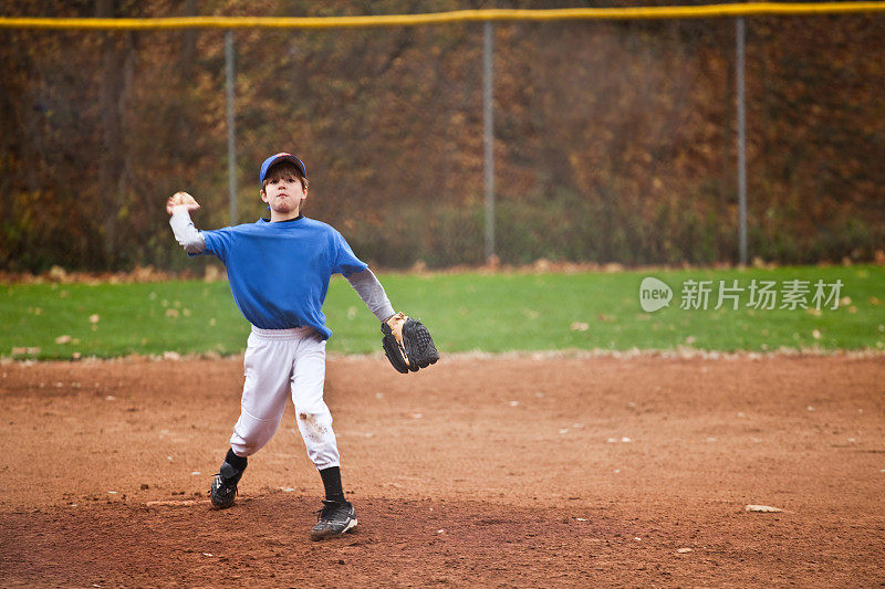 年轻的棒球投手