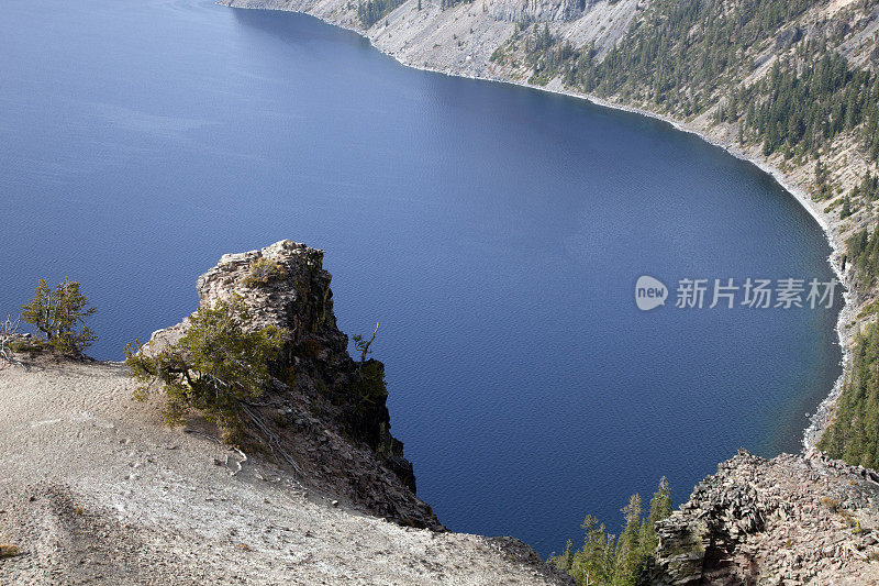 蓝色的火山