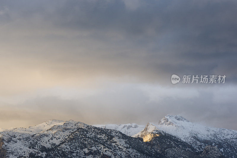 雪在马略卡岛