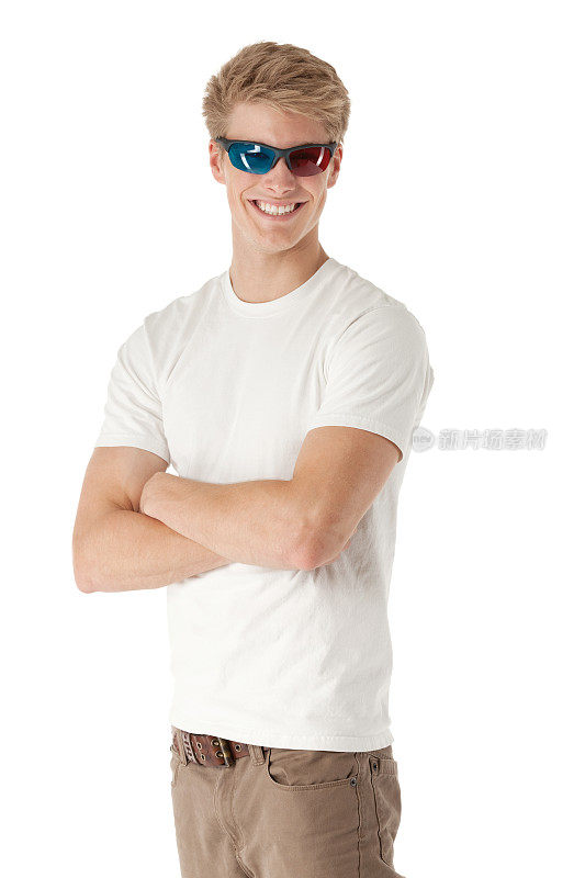 戴着3D眼镜的快乐男人