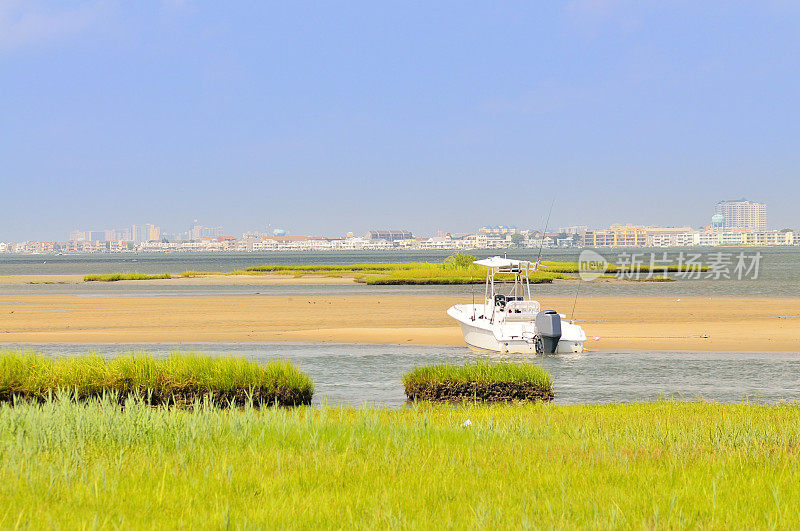 海洋城市和渔船