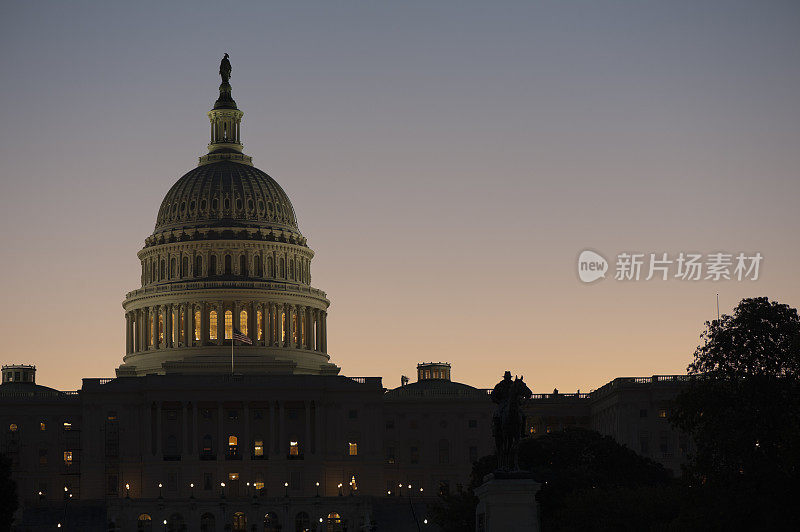 华盛顿特区国会山的日出