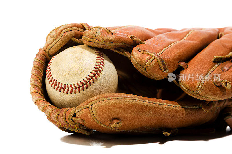 棒球和手套在白色的背景