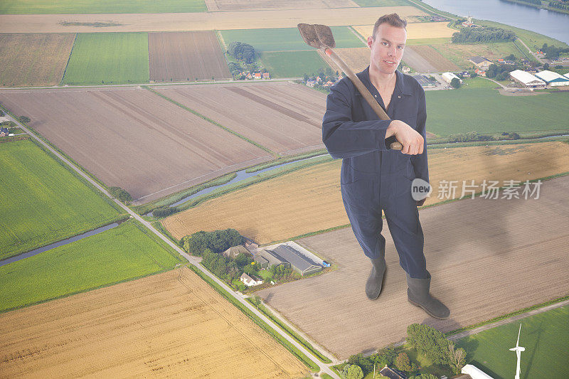 荷兰农民景观鸟瞰图中的年轻巨型农民