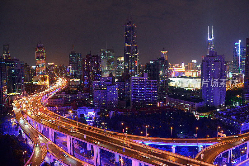 中国上海延安高架路夜景