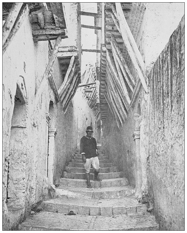 古色古香黑白照片:阿尔及尔的楼梯街