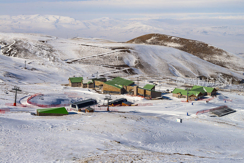 冬季的帕兰多肯雪山和Konaklı高原。(埃尔祖鲁姆)