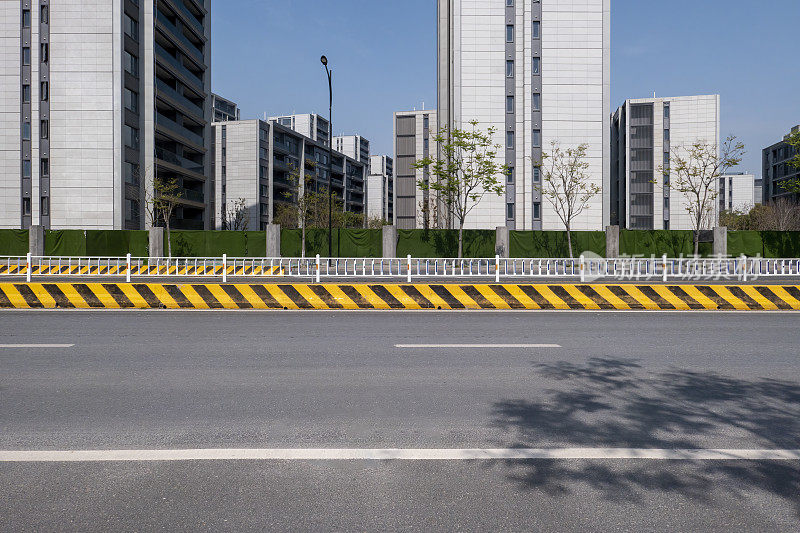 中国杭州空旷的城市道路