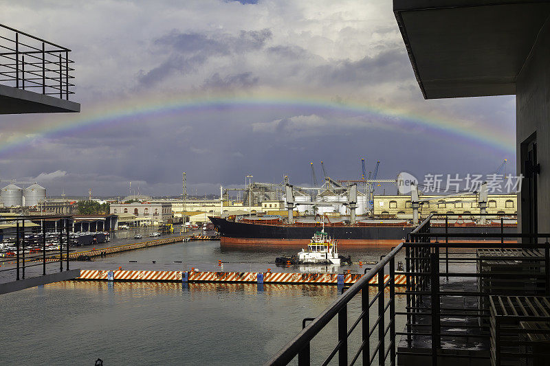 韦拉克鲁斯港的彩虹号