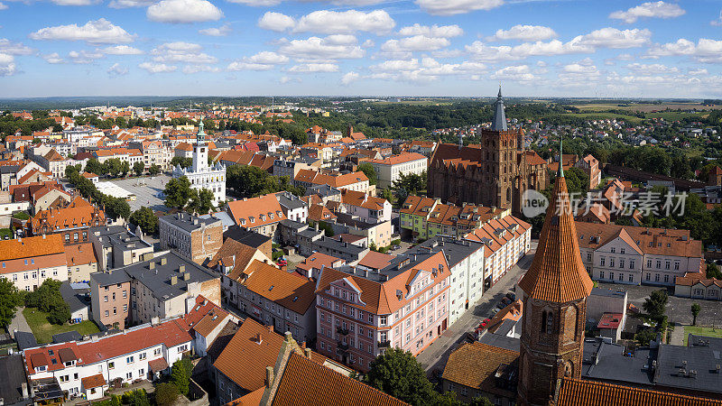 波兰的假日——从空中俯瞰历史小镇切尔姆诺