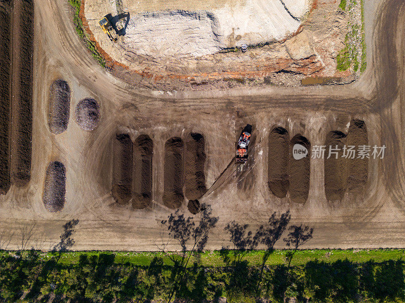 未来工业场地正在进行土方工程