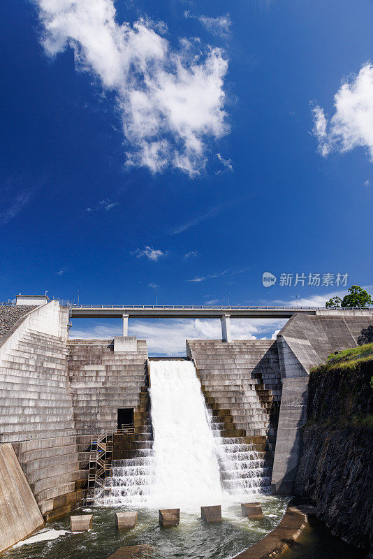 大型水坝溢洪道满负荷流动