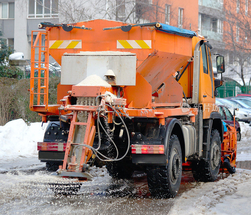 扫雪车和道路盐渍车