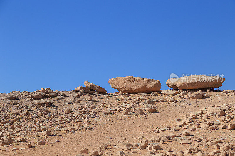 埃及阿斯旺的砾石路