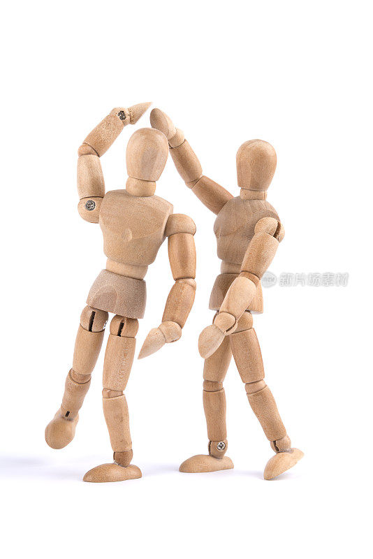 木制人体模型夫妇一起跳舞-爱的约会