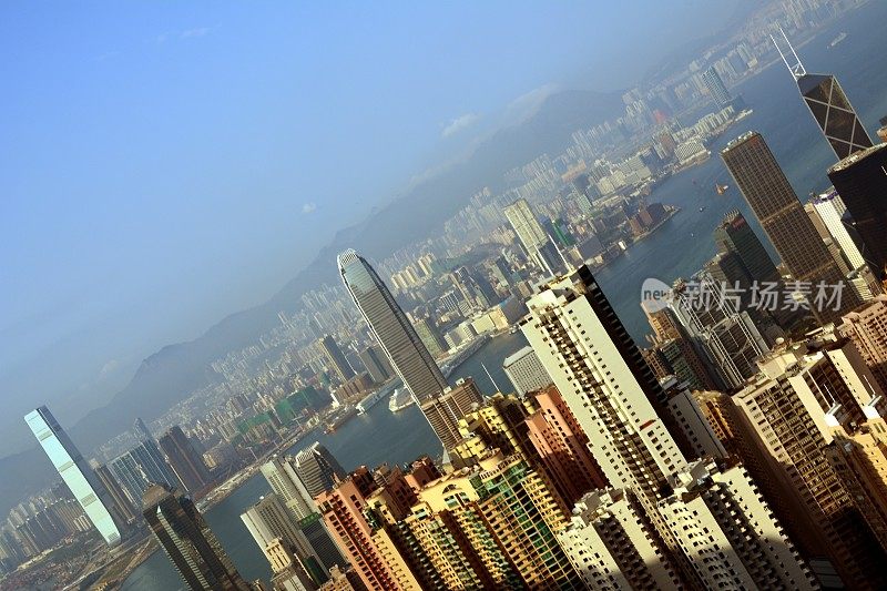 维多利亚港山顶的香港城市景观