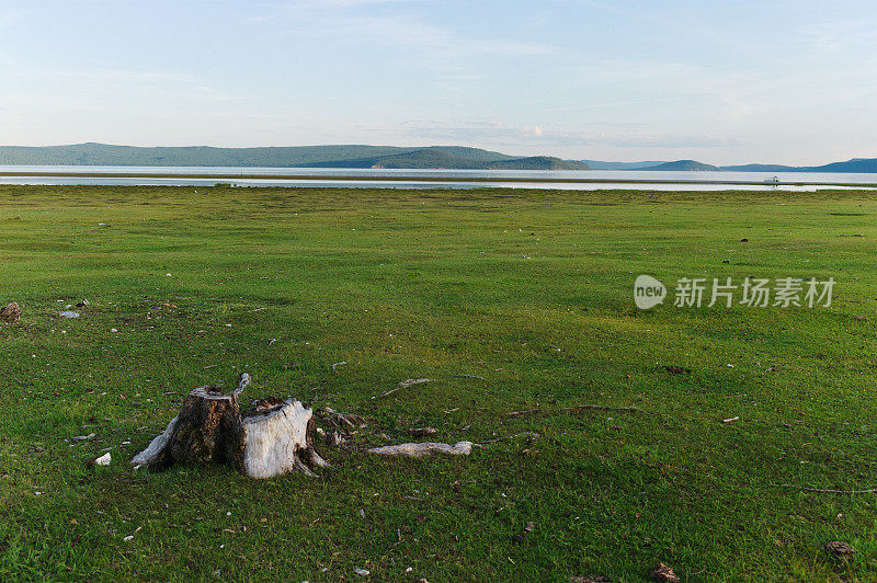 Khovsgol湖边的风景