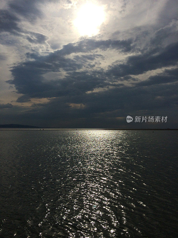 暴风雨的天空