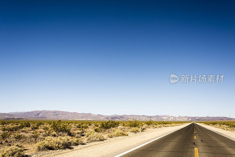 穿越沙漠的道路