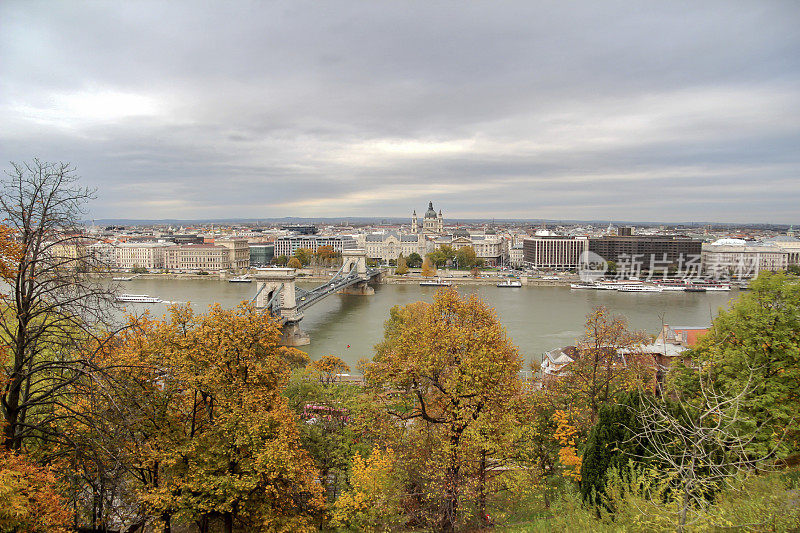 匈牙利，布达佩斯，多瑙河的秋天