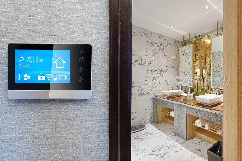 智能屏幕，智能家居，现代浴室
