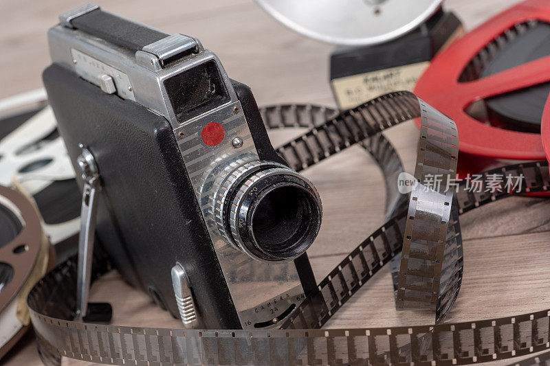 老式电影摄影机，16mm胶卷