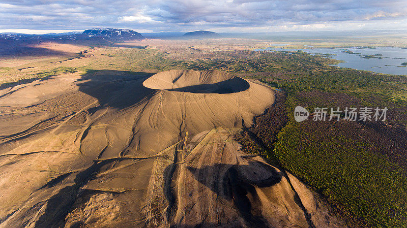 鸟瞰图的Hverfjall火山口