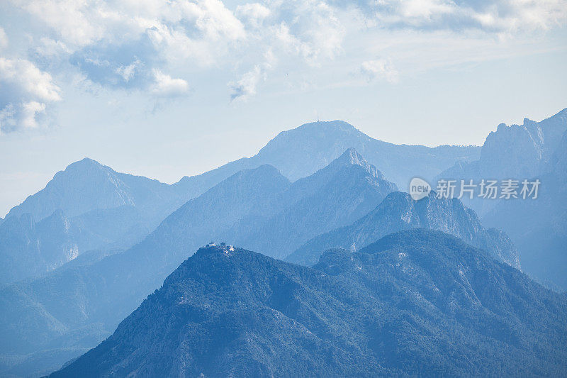 土耳其安塔利亚周围的山脉