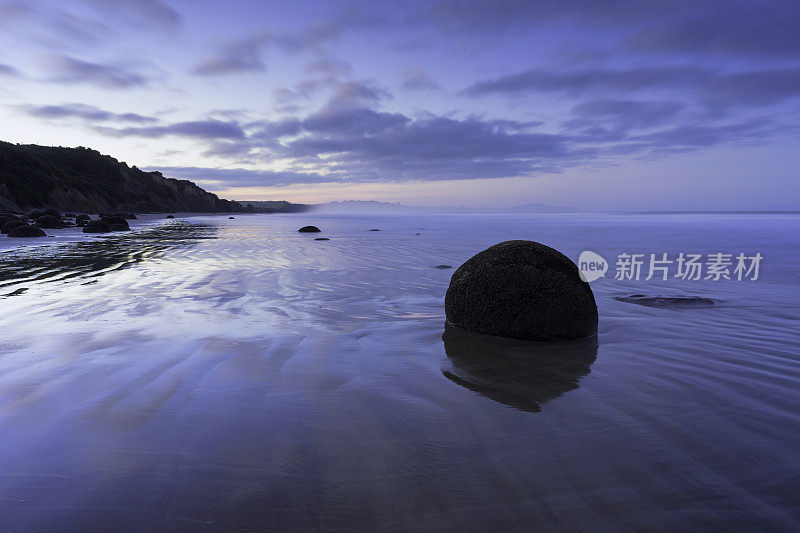 莫拉基巨石黄昏，新西兰