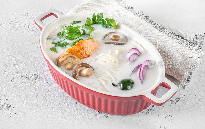 泰国椰子三文鱼汤