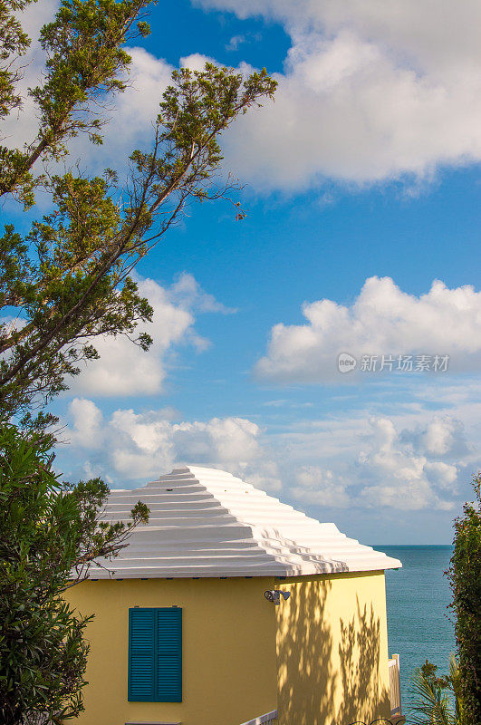 百慕大房屋的屋顶和天空