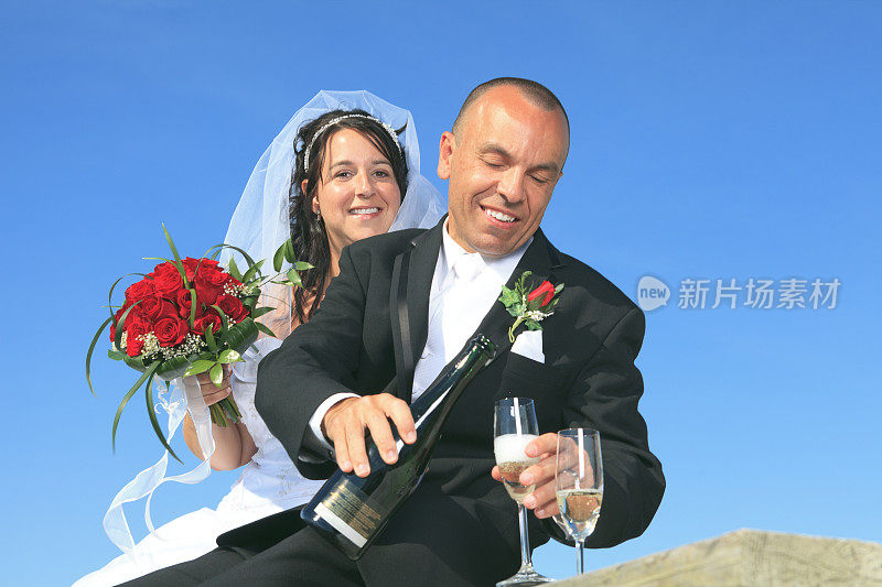 新婚夫妇-水平香槟