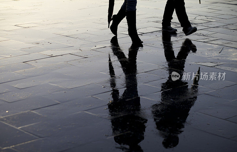 轮廓的雨