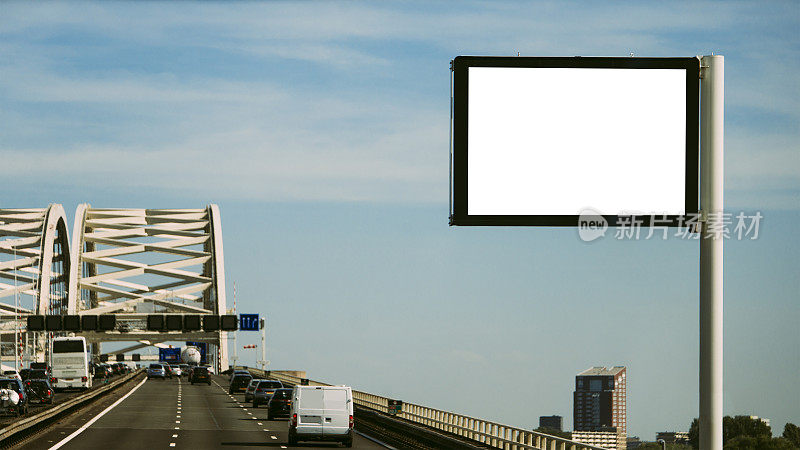 高速公路空白广告牌