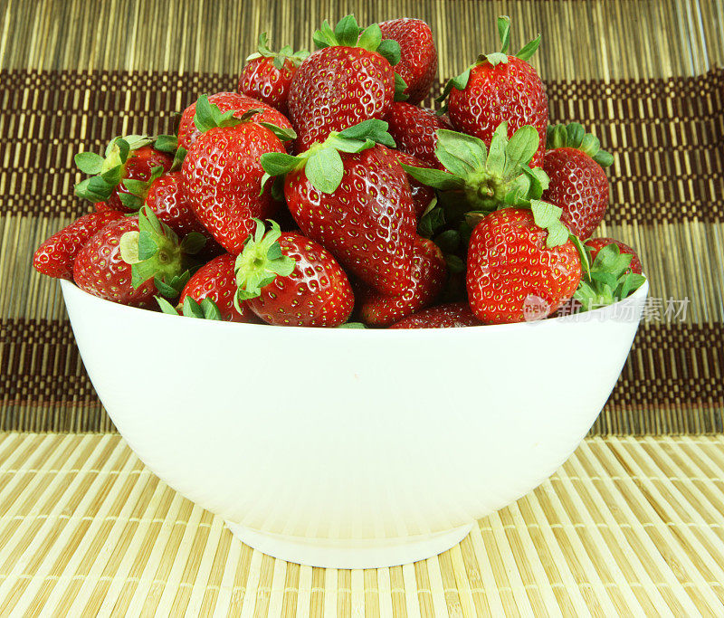 碗草莓