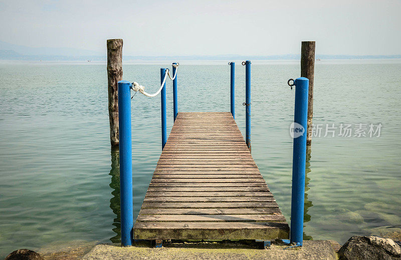 意大利伦巴第加尔达湖宁静的景色