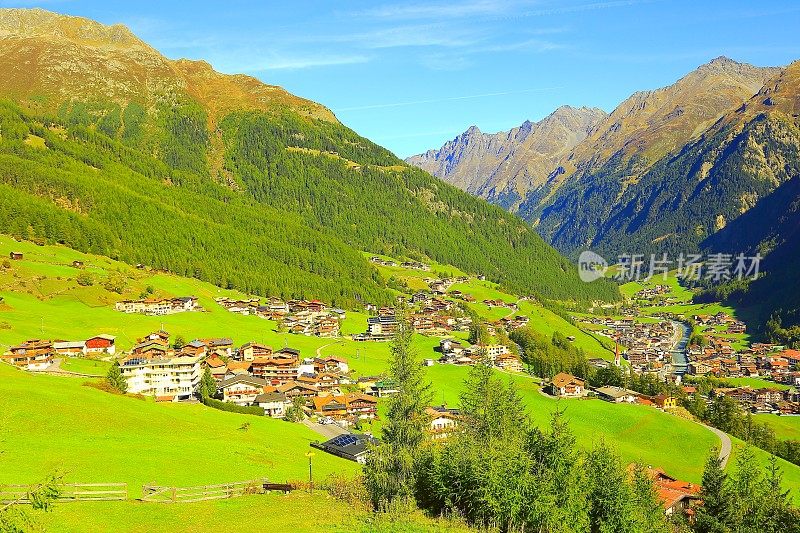 索尔登阿尔卑斯村在一个夏日阳光明媚的日子，泰洛，奥地利