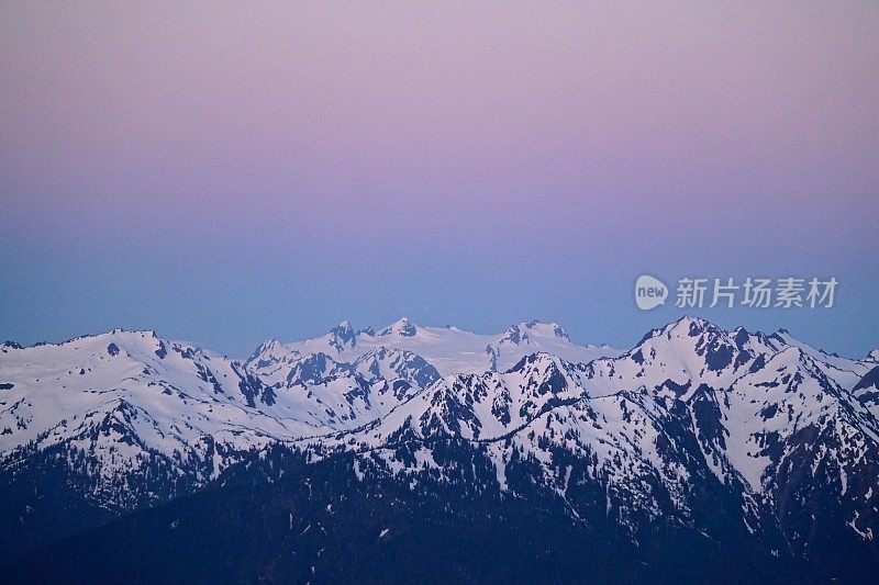 黎明奥林匹斯山。