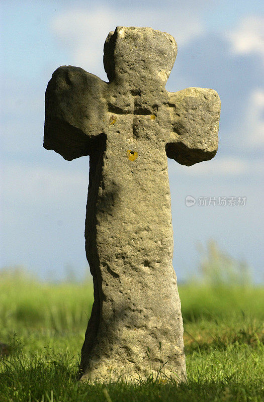 石头十字架