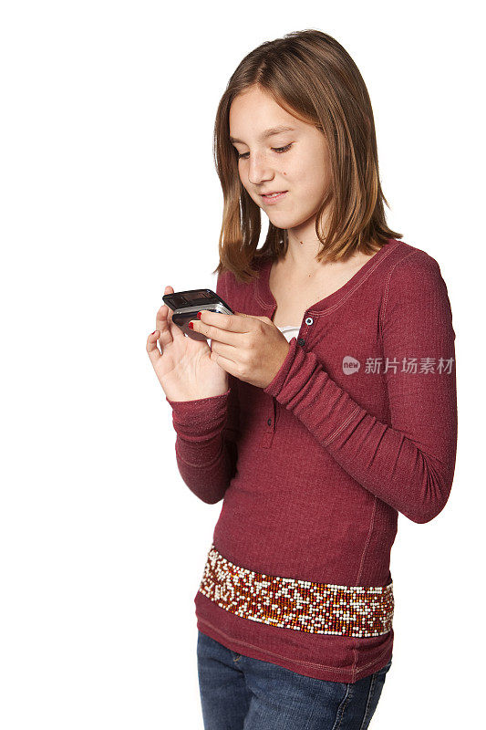年轻女孩用手机发短信