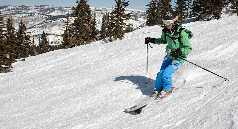 女人滑雪