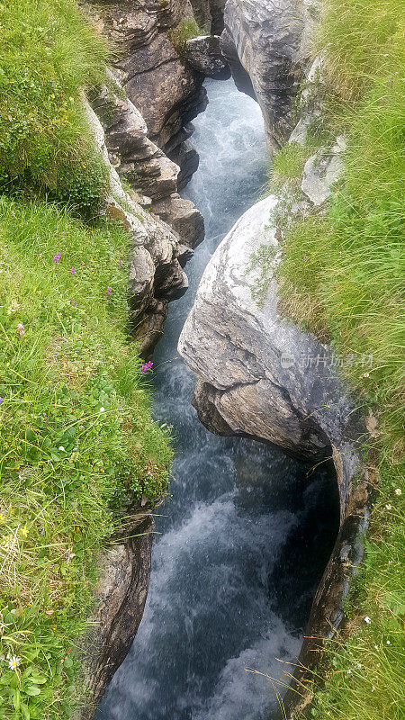 山区河流