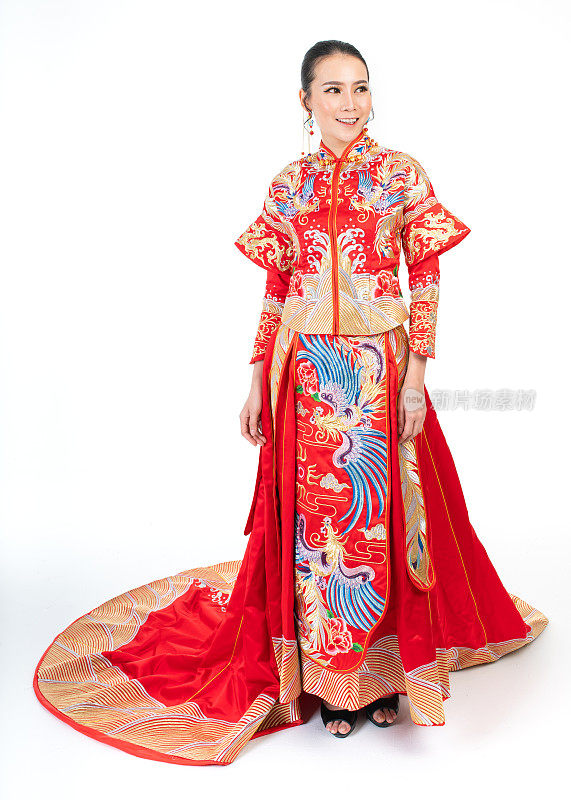 穿着传统婚纱的亚洲华人