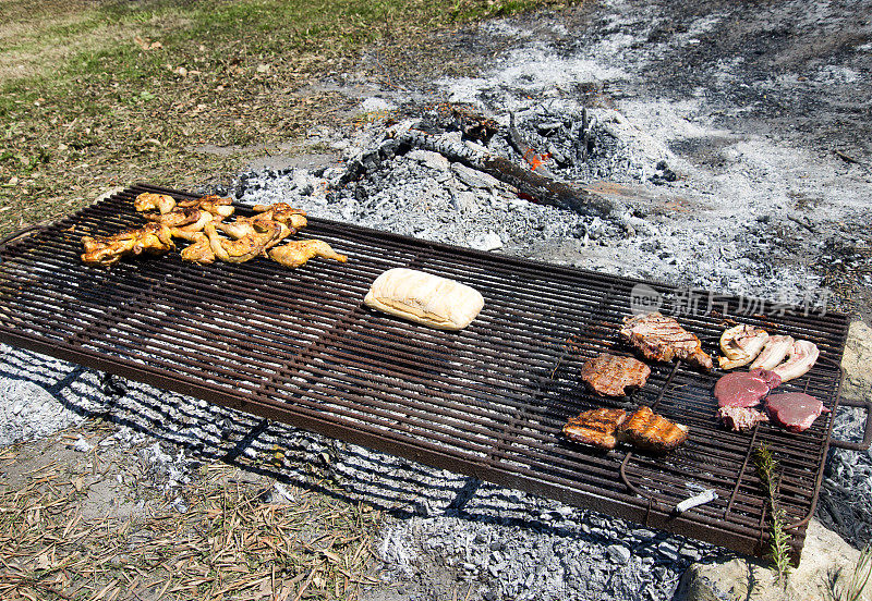 非常适合搭配鸡肉，香肠，猪肋排，牛排，面包的烧烤
