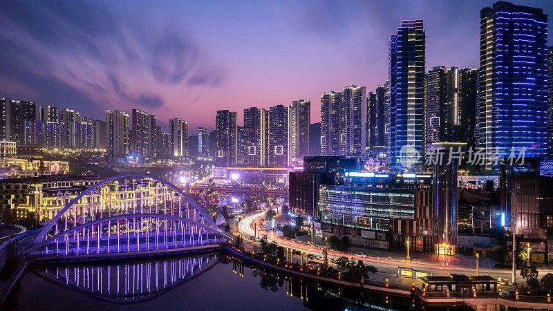 日落时分，中国贵阳的城市景观