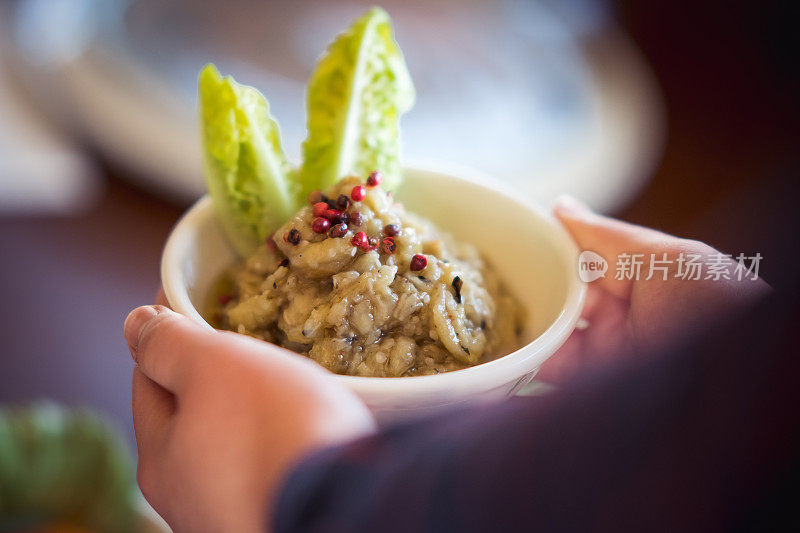 茄子泥沙拉-素食食物