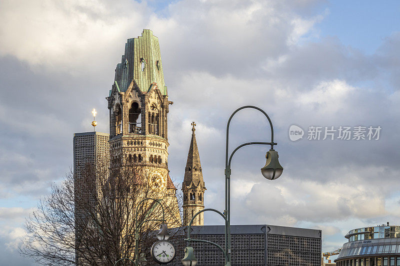 德皇威廉纪念教堂或Gedachtniskirche，德国首都柏林的标志性建筑之一