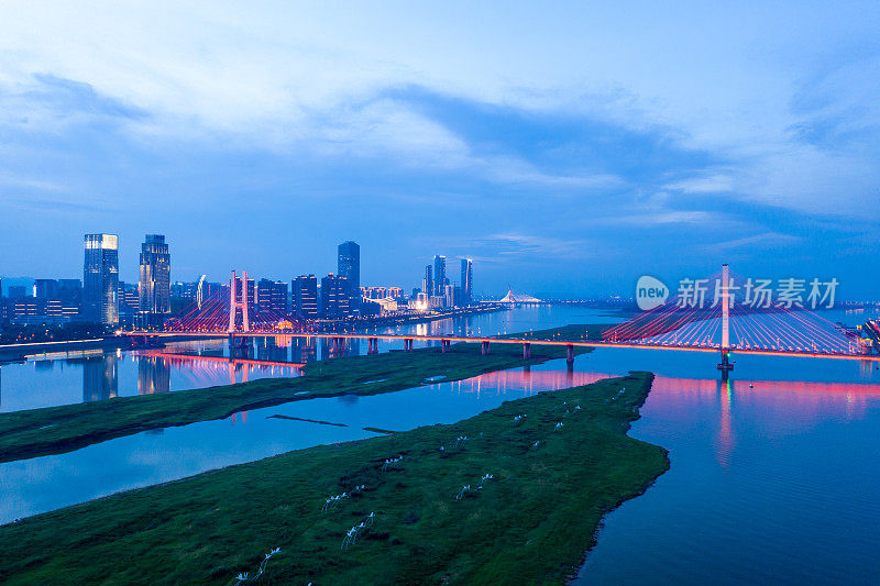 赣江夜景，南昌，中国