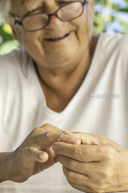 资深女性结婚